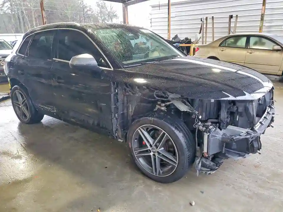 WA1A4AFY5J2201081 2018 AUDI SQ5-3