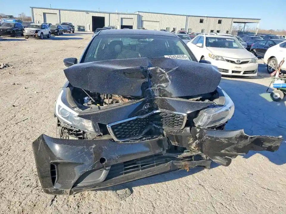 3KPFK4A76JE212255 2018 KIA FORTE-4