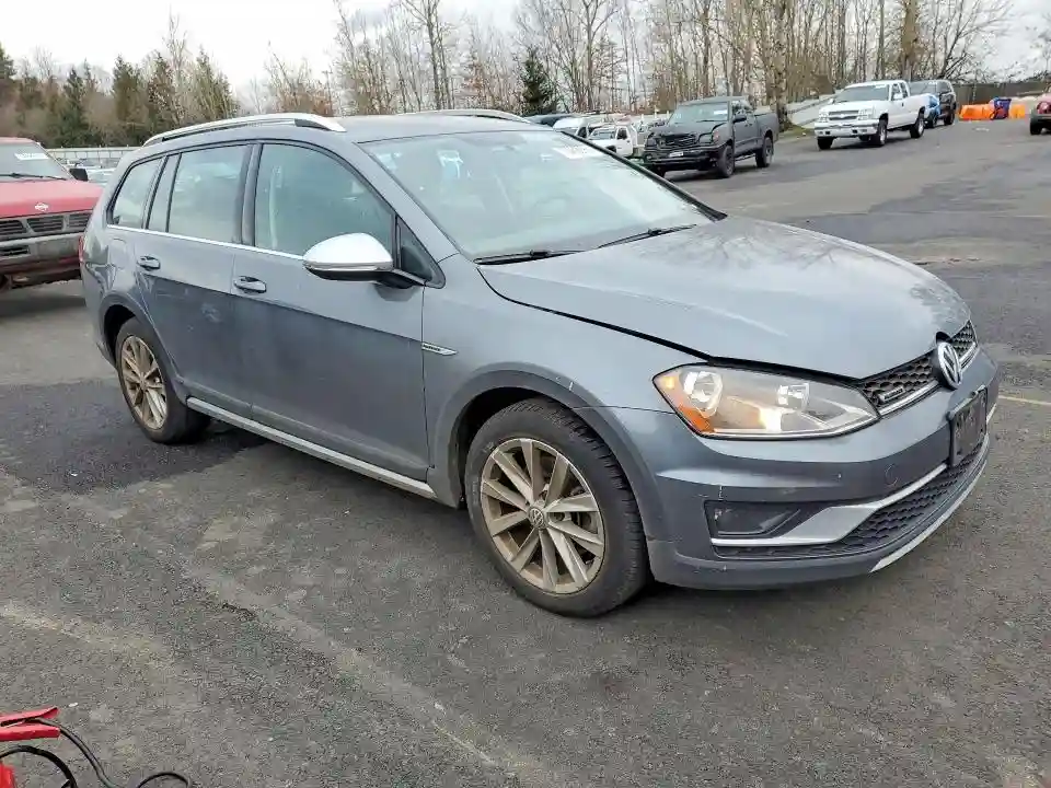 3VWH17AU9HM509388 2017 VOLKSWAGEN GOLF-3