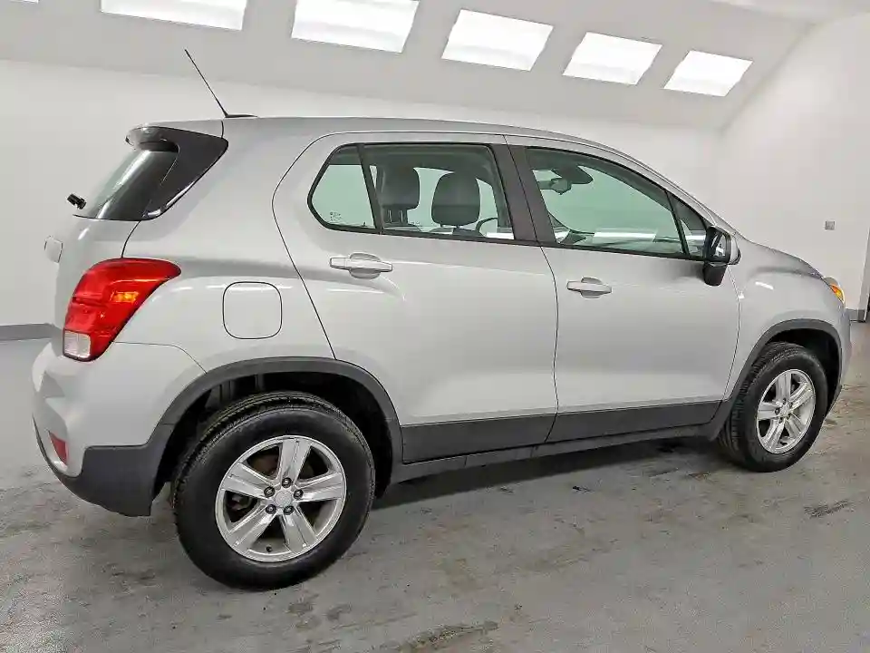 3GNCJNSB8HL200457 2017 CHEVROLET TRAX-2