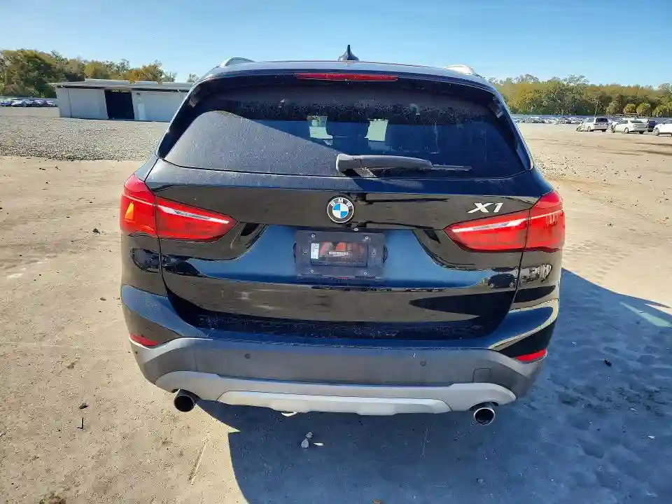 WBXHT3C37H5F87044 2017 BMW X1-5