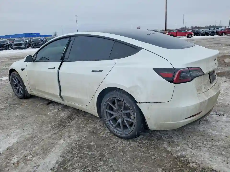 5YJ3E1EA0PF586071 2023 TESLA MODEL 3-1