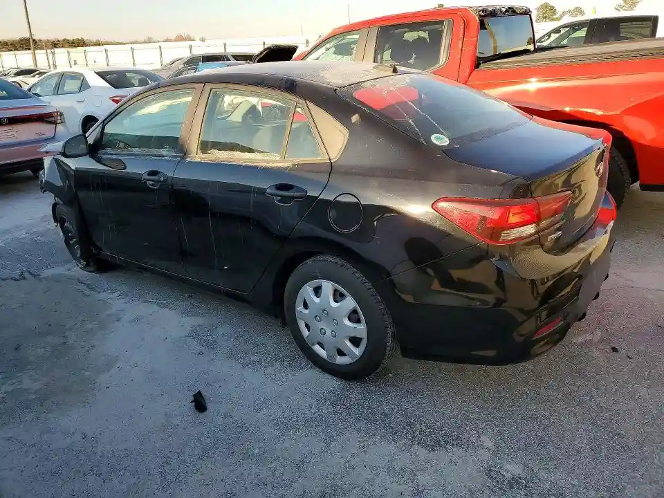 3KPA24AB4JE073399 2018 KIA RIO-1