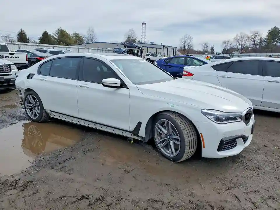 WBA7F2C52HG422139 2017 BMW 7 SERIES-3