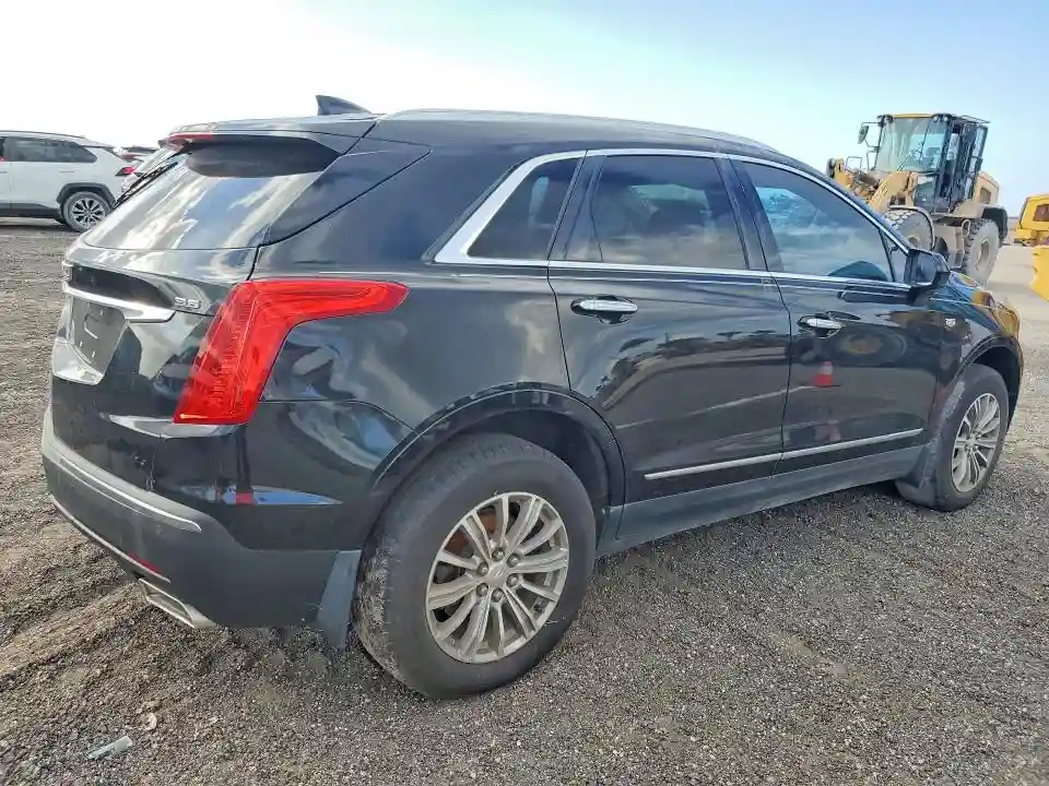 1GYKNCRS7HZ130553 2017 CADILLAC XT5-2