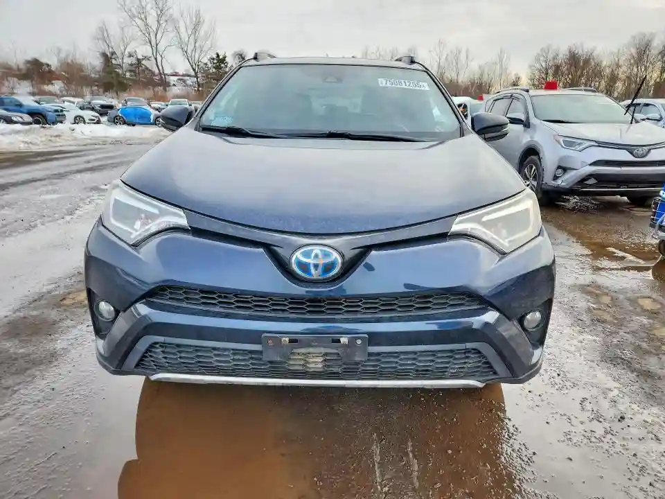 JTMJJREV5HD123193 2017 TOYOTA RAV4-4