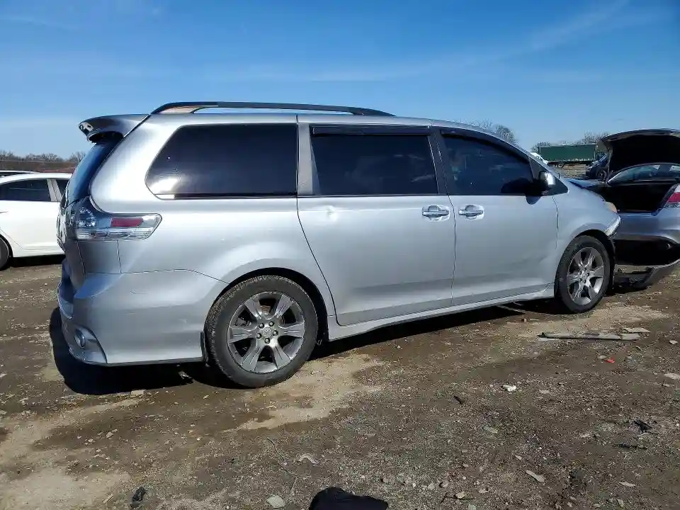 5TDXK3DC2FS542205 2015 TOYOTA SIENNA-2
