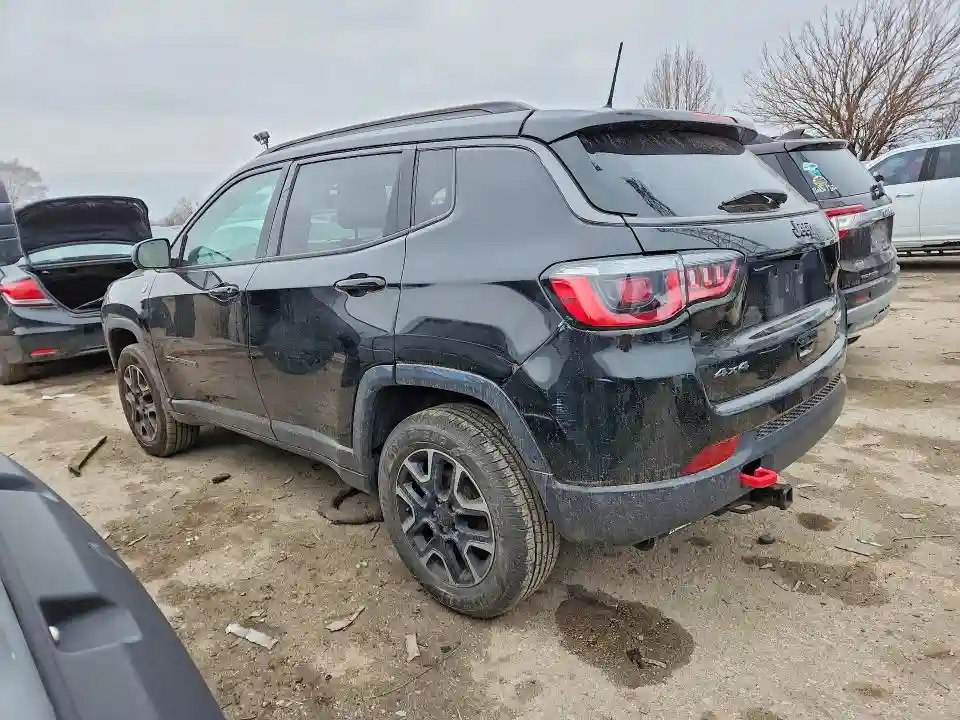 3C4NJDDB1JT485839 2018 JEEP COMPASS-1