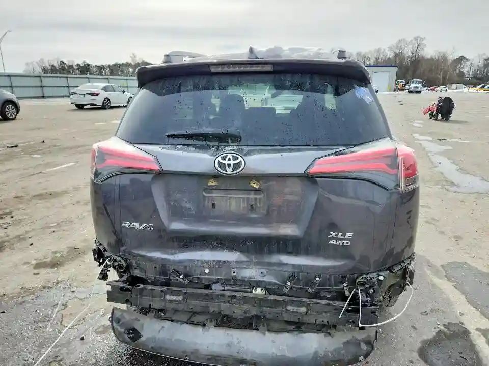 JTMRFREV0JJ229238 2018 TOYOTA RAV4-5