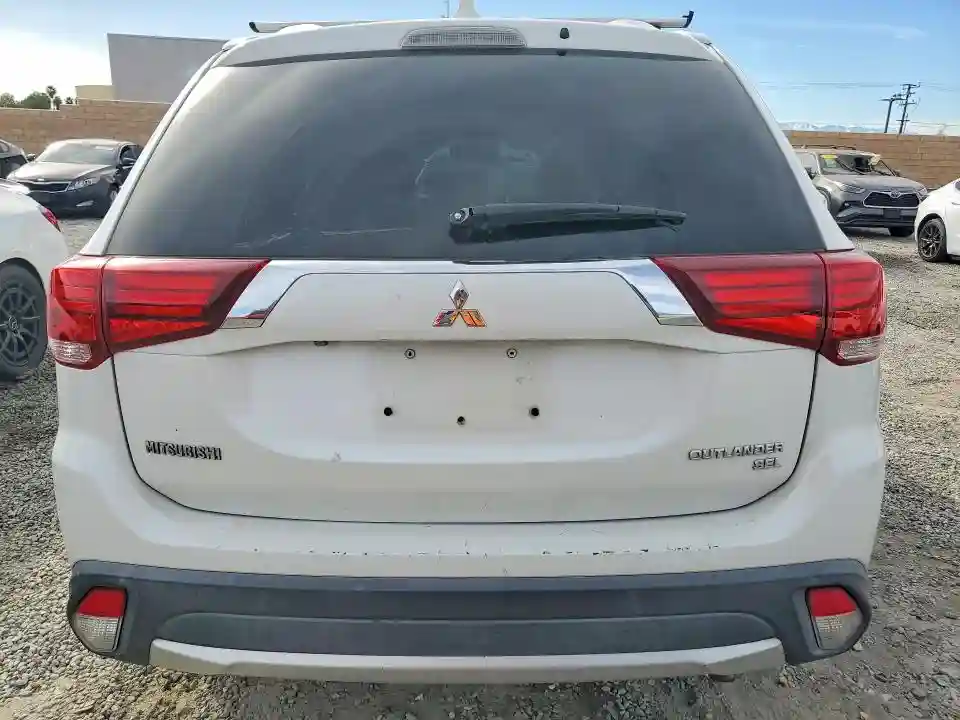 JA4AD3A32JZ022785 2018 MITSUBISHI OUTLANDER-5