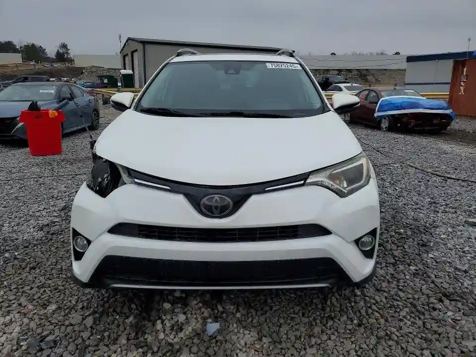 JTMWFREVXJJ746131 2018 TOYOTA RAV4-4