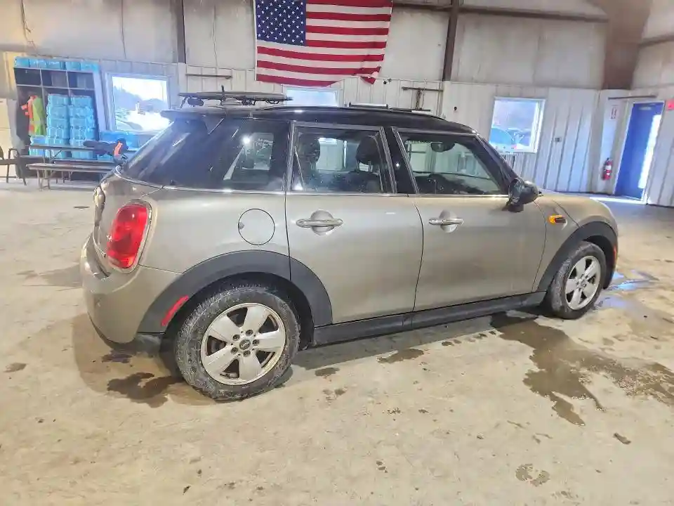 WMWXU1C53J2F93083 2018 MINI COOPER-2
