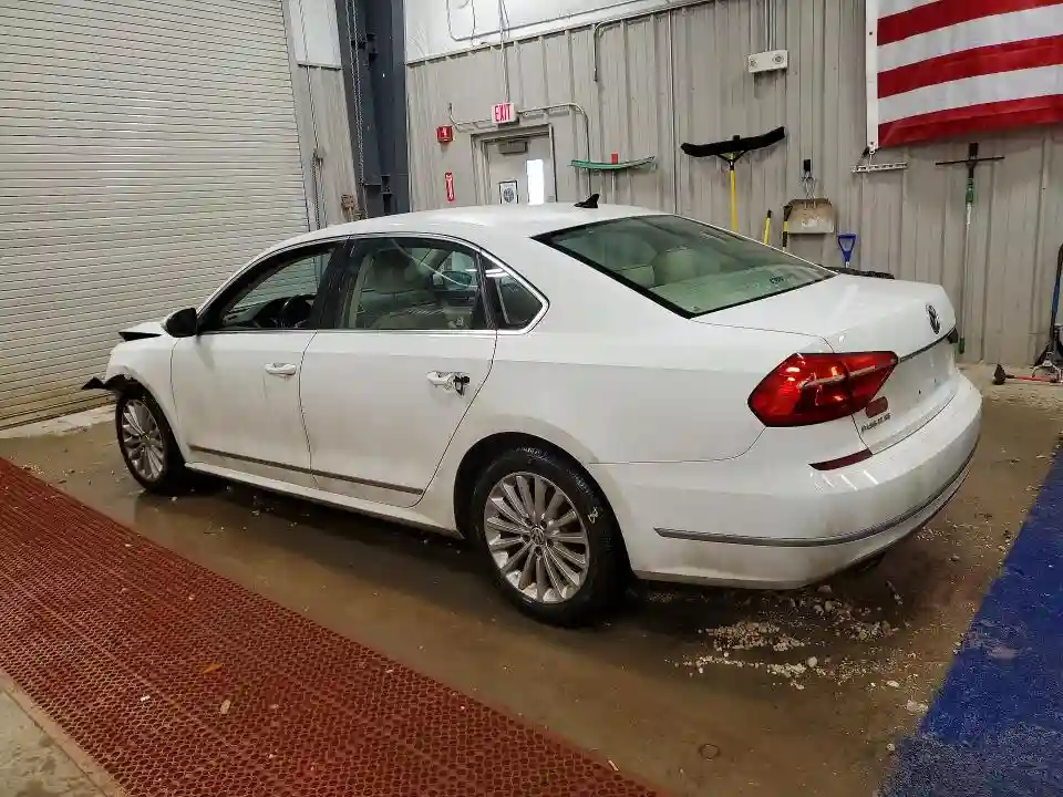 1VWBT7A3XGC043249 2016 VOLKSWAGEN PASSAT-1