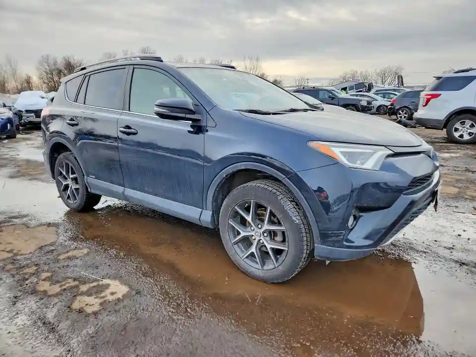 JTMJJREV5HD123193 2017 TOYOTA RAV4-3