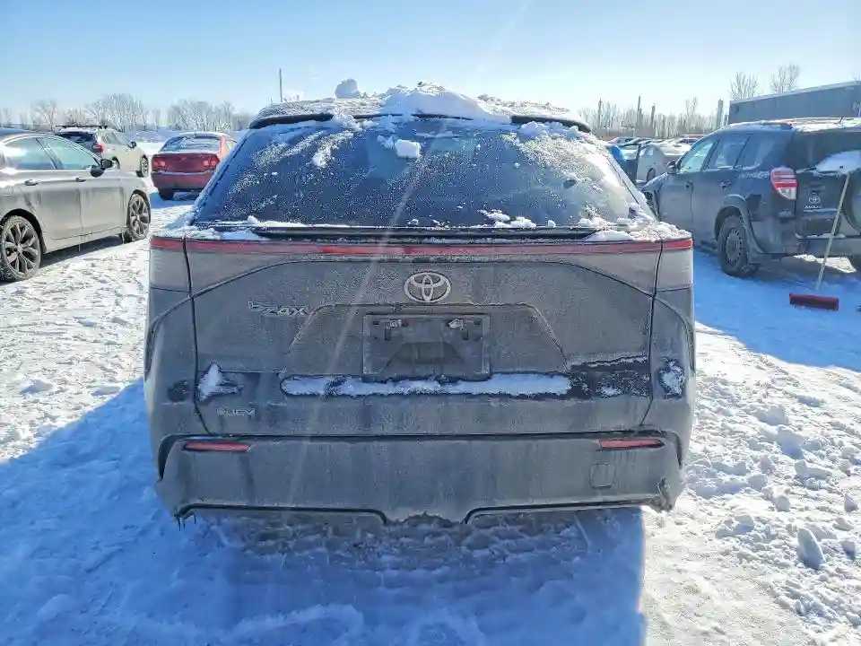 JTMAAAAA4RA035002 2024 TOYOTA BZ4X XLE-5