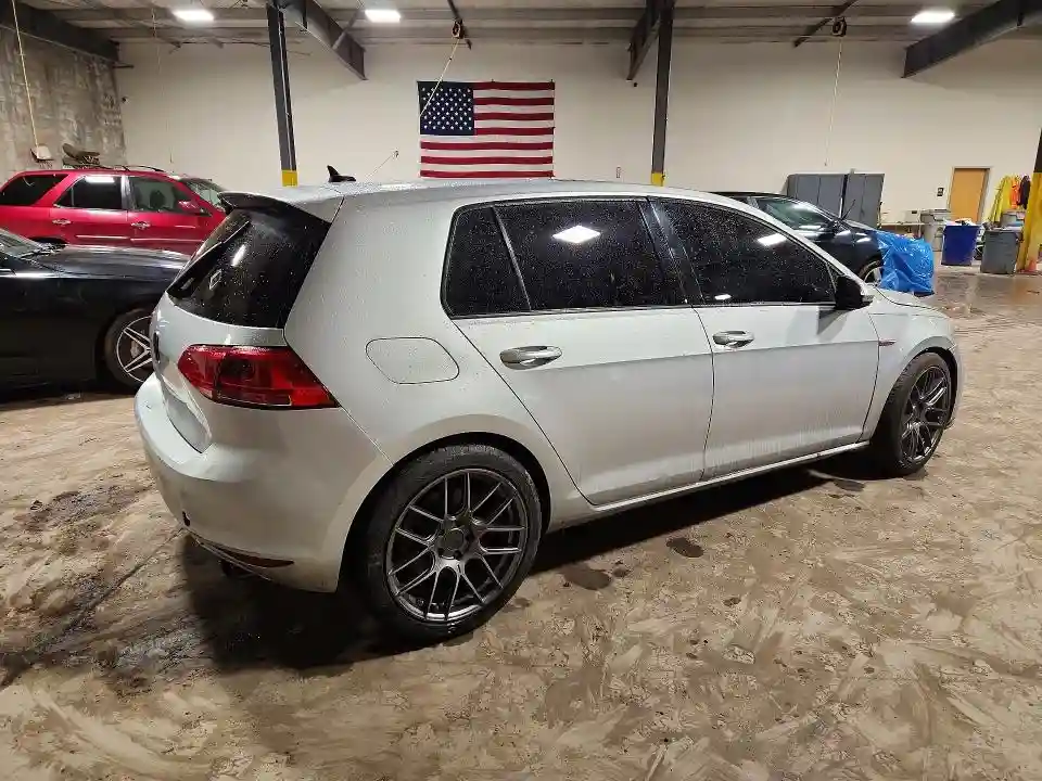 3VW447AU7HM067717 2017 VOLKSWAGEN GTI-2