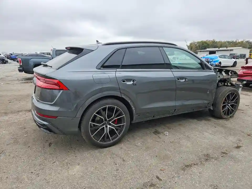 WA1FVAF17MD019669 2021 AUDI Q8-2