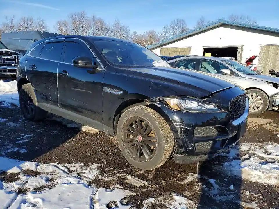 SADCK2BV0HA071172 2017 JAGUAR F-PACE-3