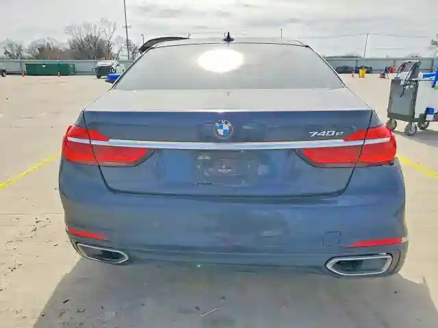 WBA7J2C52JB246288 2018 BMW 7 SERIES-5