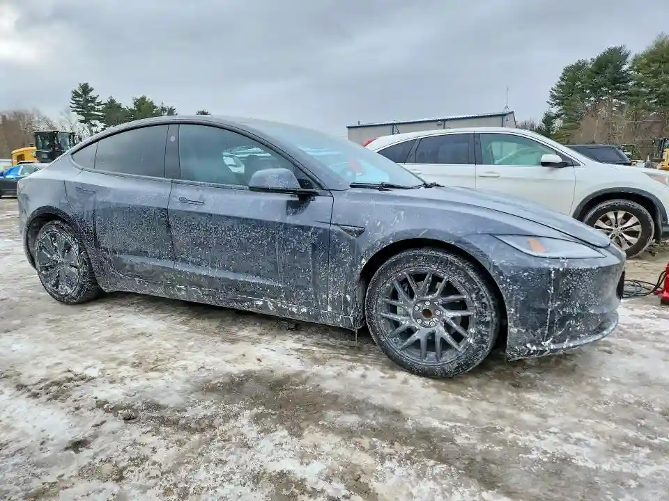 5YJ3E1EA1SF937899 2025 TESLA MODEL 3-3