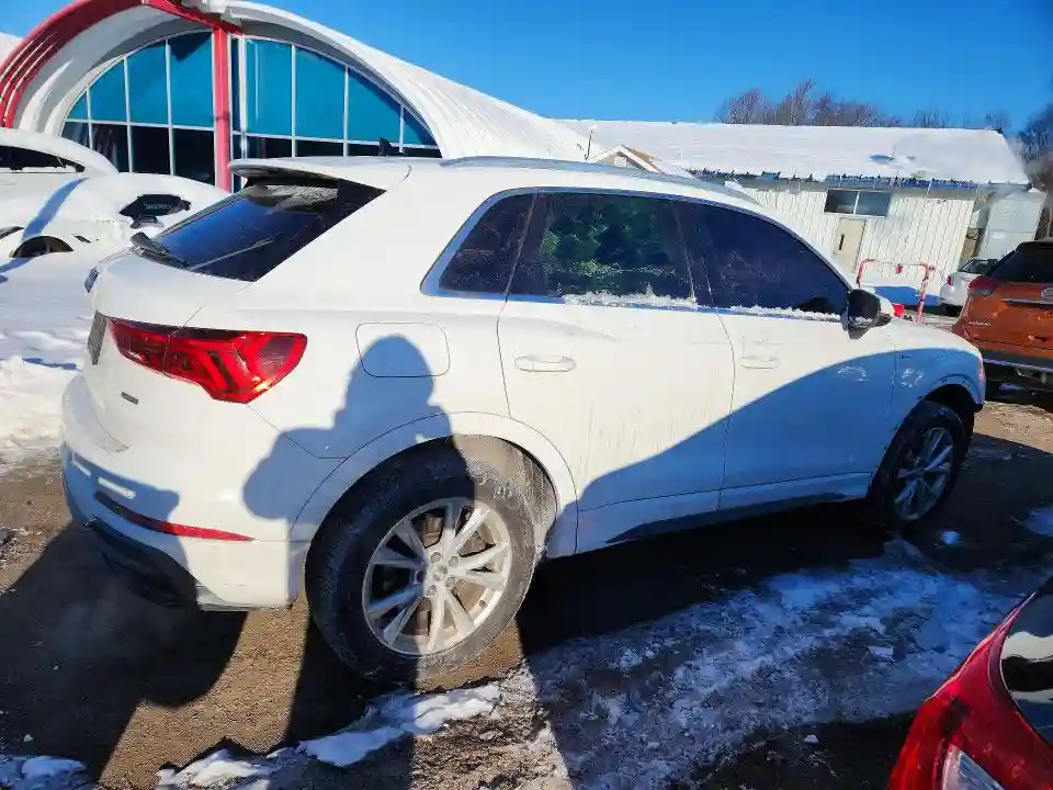 WA1DECF33M1003930 2021 AUDI Q3-2