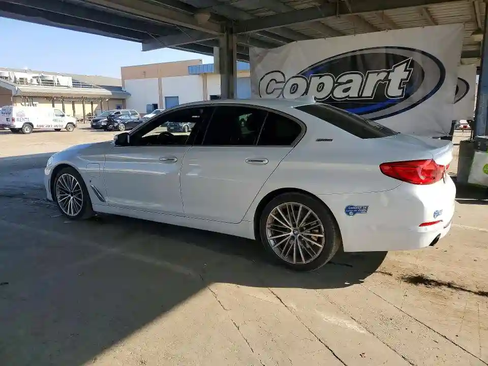 WBAJB1C57JB374801 2018 BMW 5 SERIES-1
