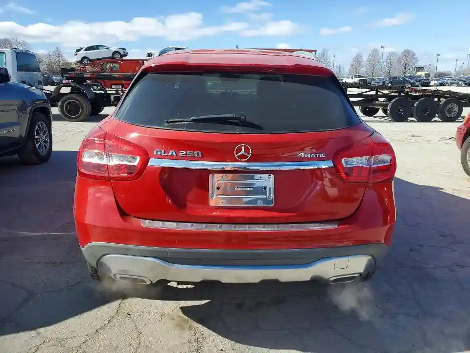 WDCTG4GB7JJ373324 2018 MERCEDES-BENZ GLA 250 4M-5