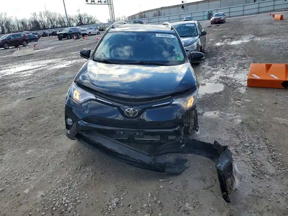 2T3RFREV9JW749732 2018 TOYOTA RAV4-4