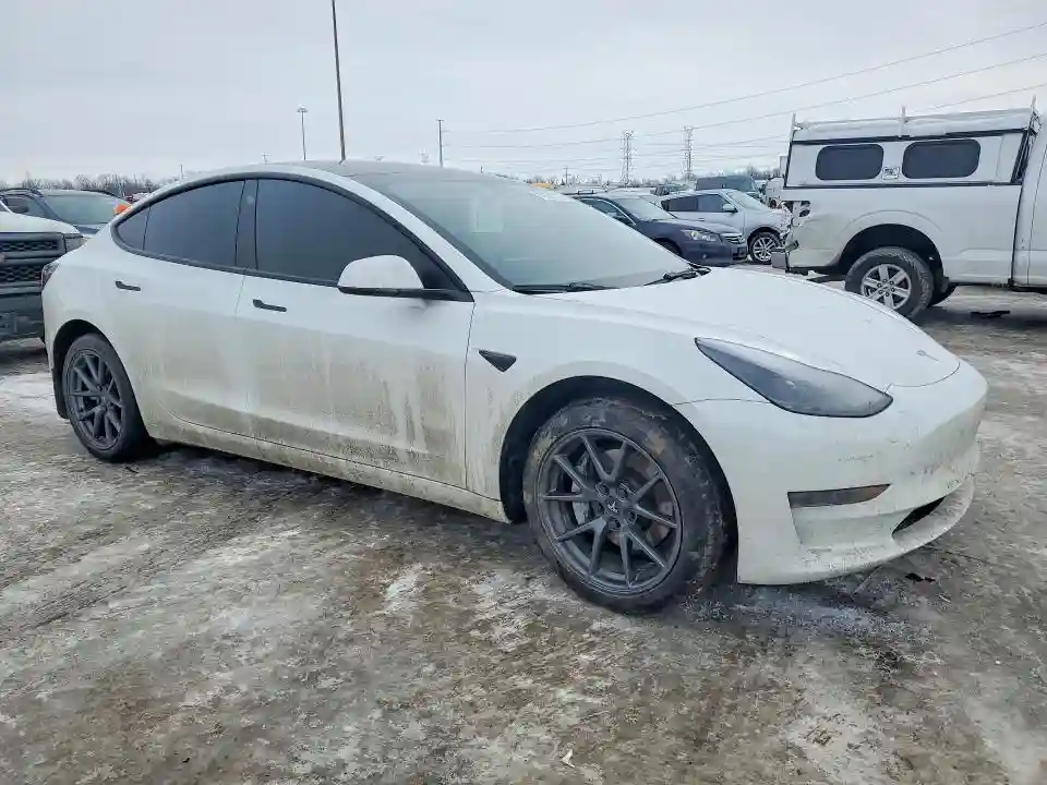 5YJ3E1EA0PF586071 2023 TESLA MODEL 3-3