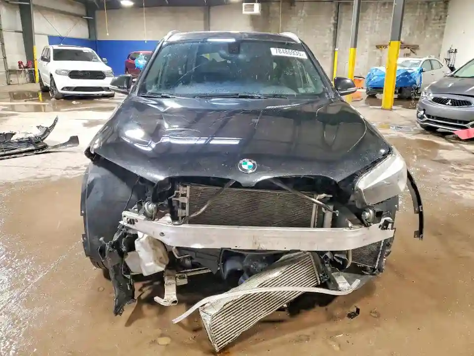 WBXHT3C33J5F89783 2018 BMW X1-4