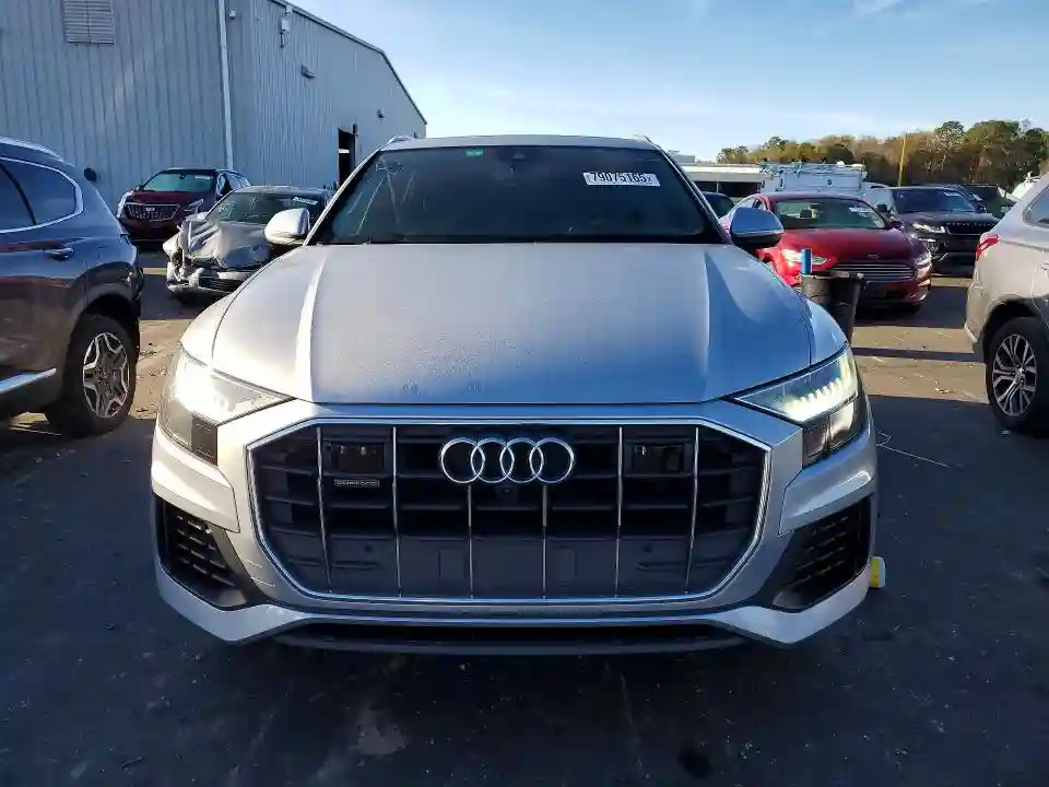 WA1CVAF1XKD044937 2019 AUDI Q8-4