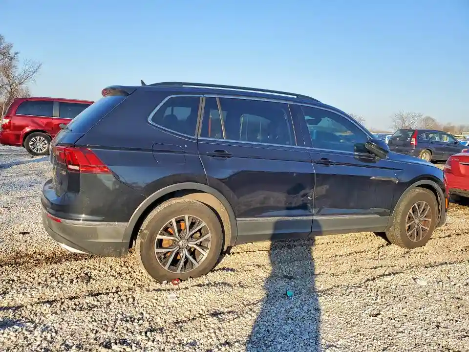 3VV3B7AX7JM199818 2018 VOLKSWAGEN TIGUAN-2