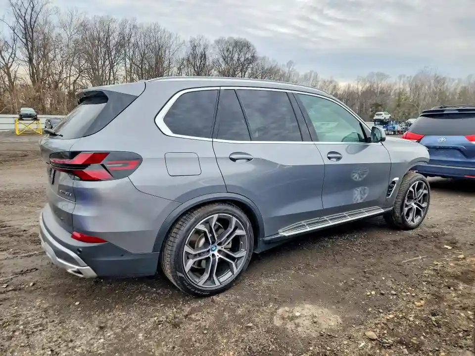 5UX43EU02R9S78325 2024 BMW X5-2