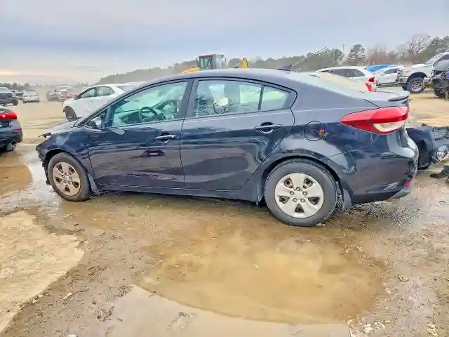 3KPFL4A72JE268657 2018 KIA FORTE-1