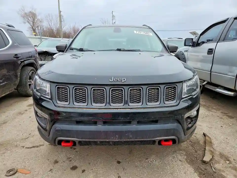 3C4NJDDB1JT485839 2018 JEEP COMPASS-4