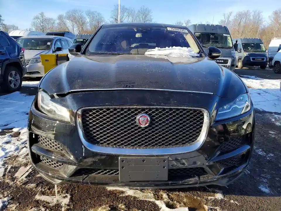 SADCK2BV0HA071172 2017 JAGUAR F-PACE-4