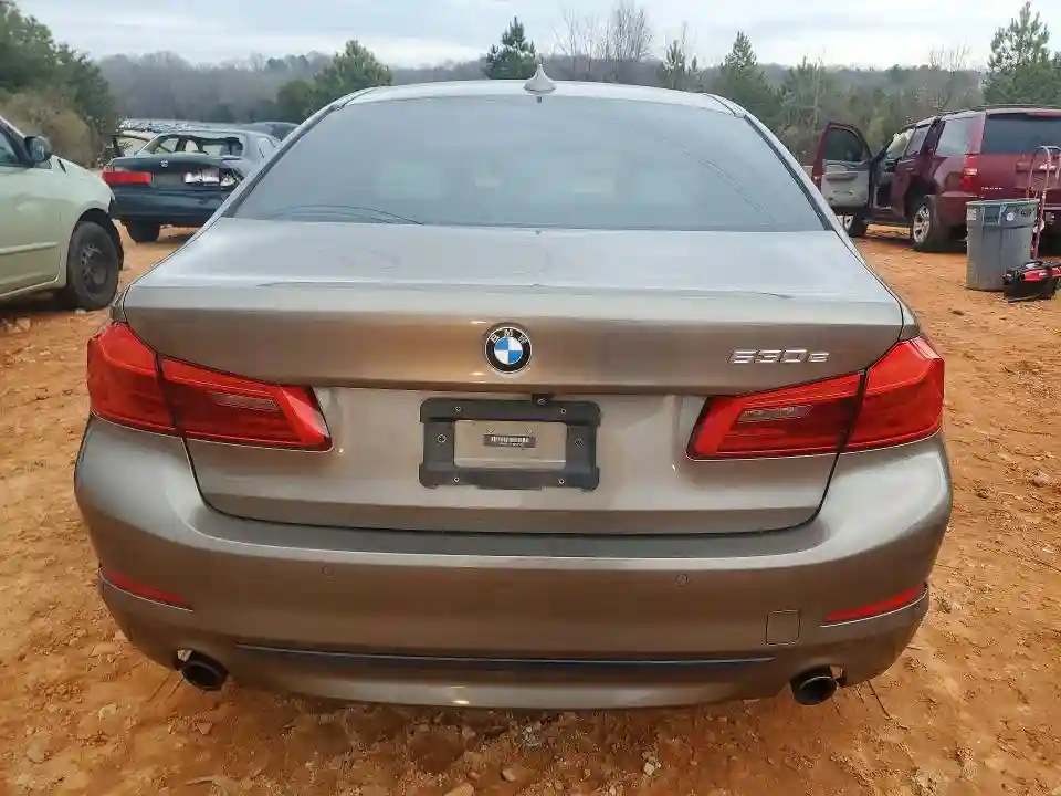 WBAJB1C58JB374757 2018 BMW 5 SERIES-5