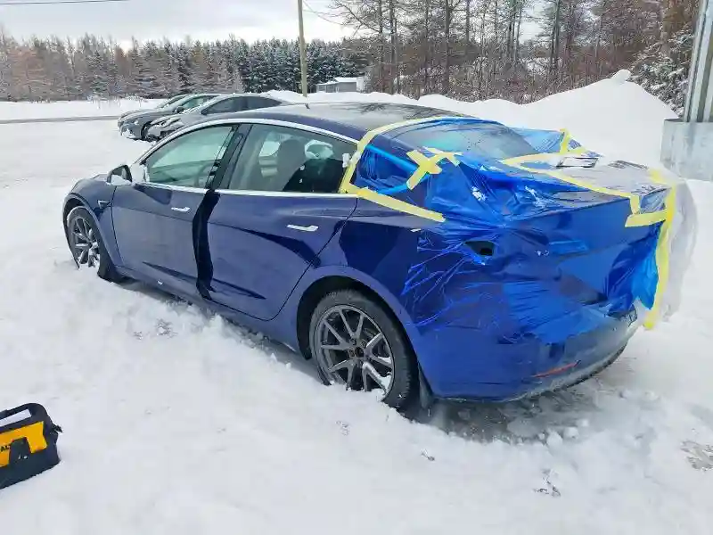 5YJ3E1EBXJF107719 2018 TESLA MODEL 3-1