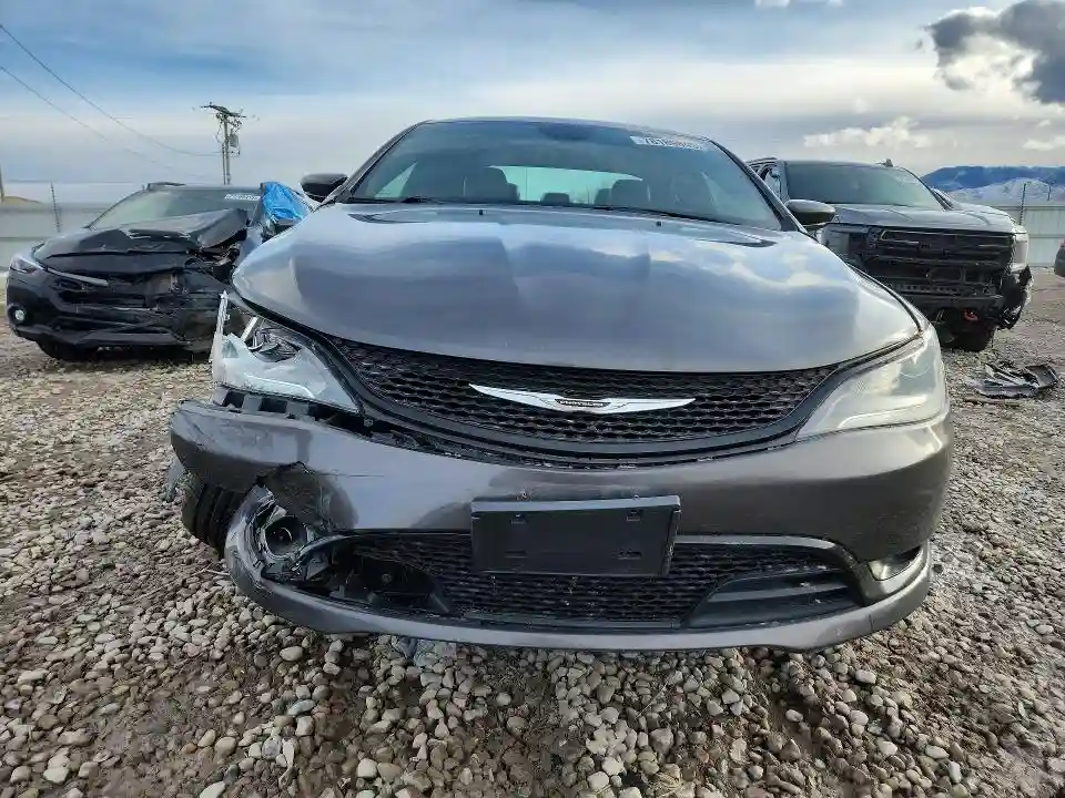 1C3CCCBB1HN507965 2017 CHRYSLER 200-4