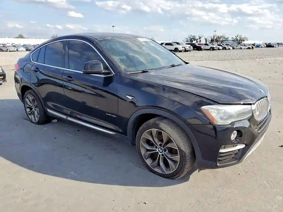 5UXXW3C5XJ0T82883 2018 BMW X4-3