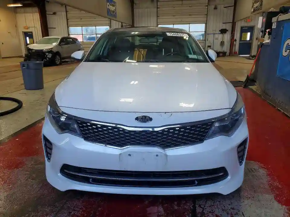 5XXGT4L39JG246953 2018 KIA OPTIMA-4