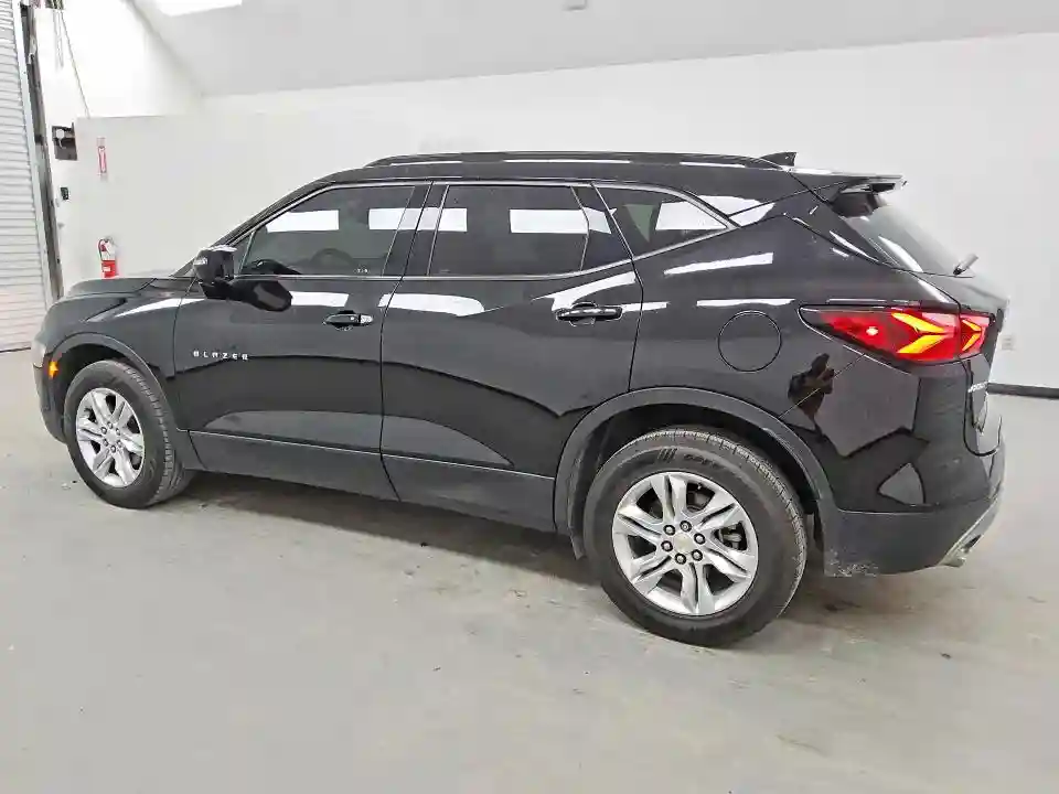 3GNKBCRSXMS518647 2021 CHEVROLET BLAZER-1