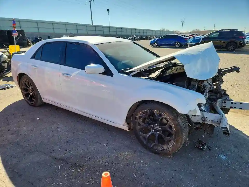 2C3CCABG0KH639874 2019 CHRYSLER 300-3