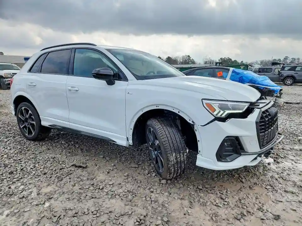 WA1EECF30S1108376 2025 AUDI Q3-3