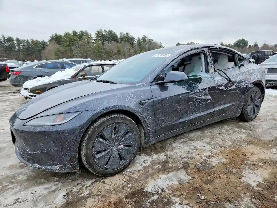 5YJ3E1EA1SF937899 2025 TESLA MODEL 3-0