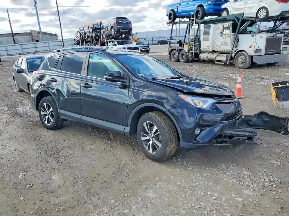 2T3RFREV9JW749732 2018 TOYOTA RAV4-3
