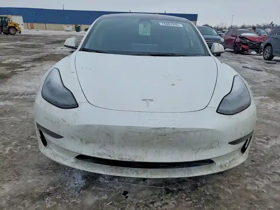 5YJ3E1EA0PF586071 2023 TESLA MODEL 3-4