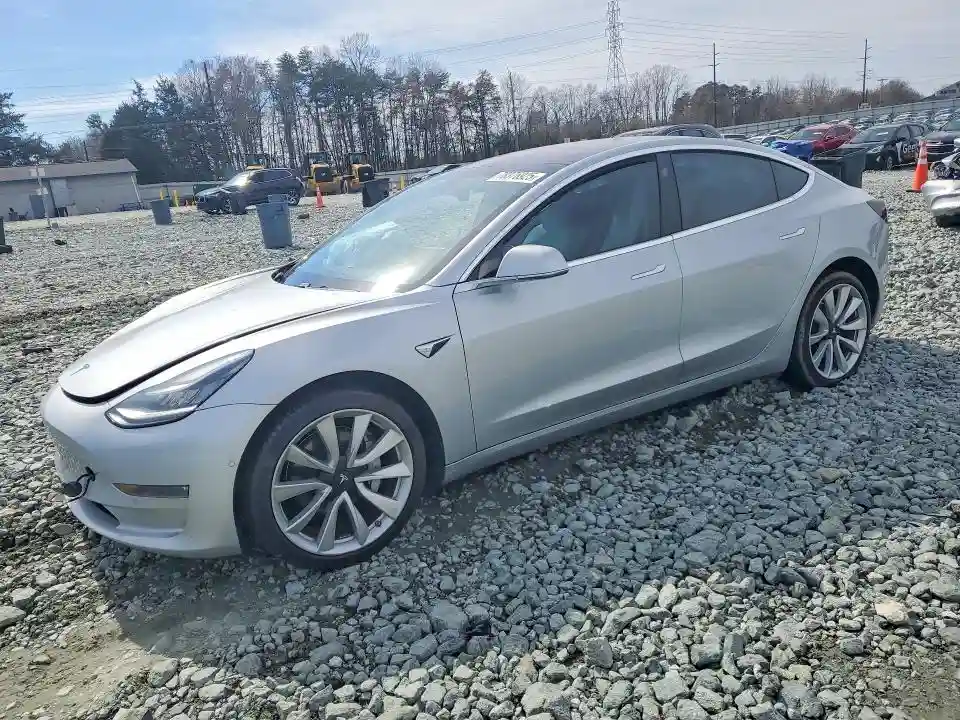5YJ3E1EB6JF097335 2018 TESLA MODEL 3-0