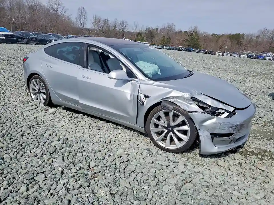 5YJ3E1EB6JF097335 2018 TESLA MODEL 3-3