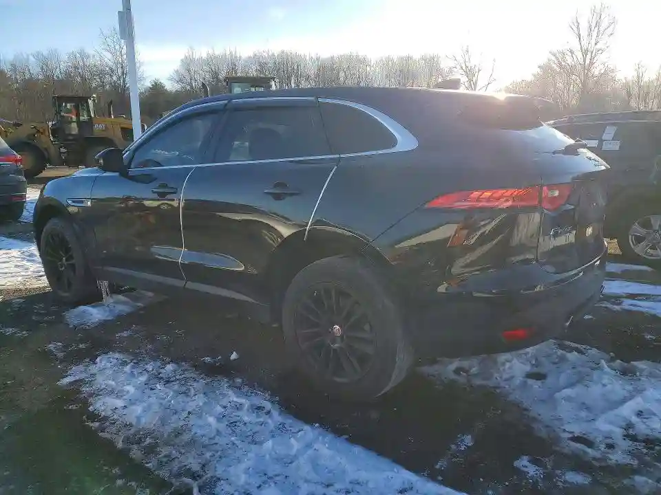 SADCK2BV0HA071172 2017 JAGUAR F-PACE-1